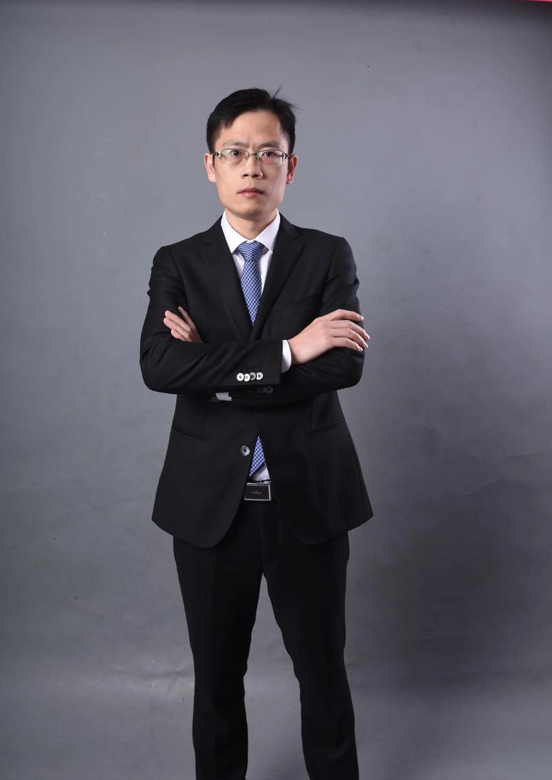 屈女士